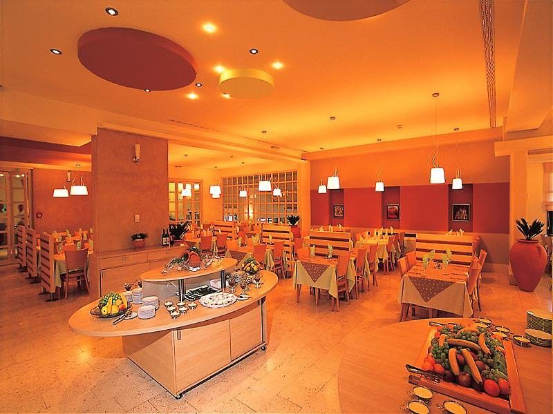 Miramar Sunny Hotel By Valamar Рабац Ресторан фото